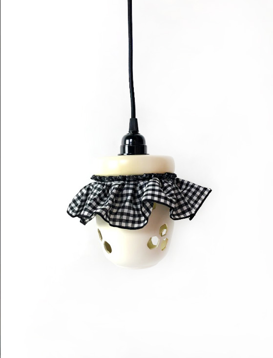 Honey ceramic pendant lamp with gingham fabric